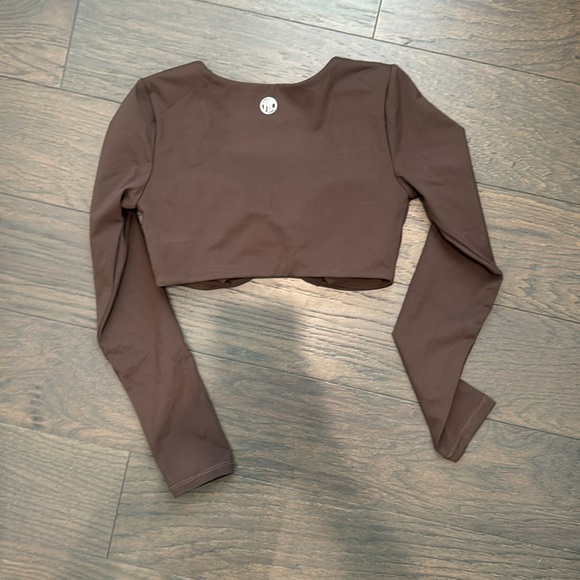 TYC cropped long sleeve premium line - Picture 3 of 4
